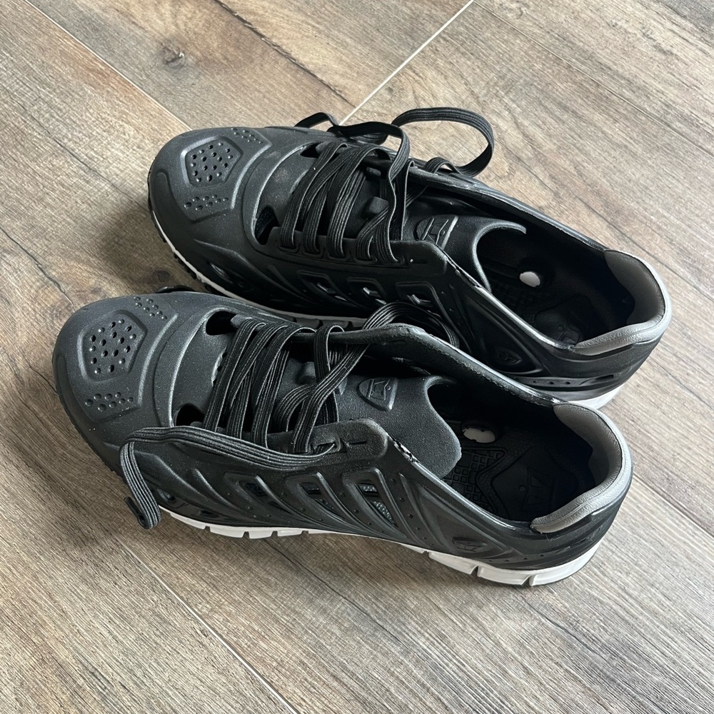Women’s lace up water shoes - Crosskicks